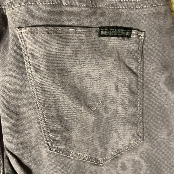 Hudson jeans size 28. Gently worn. Like new. - Picture 4 of 6